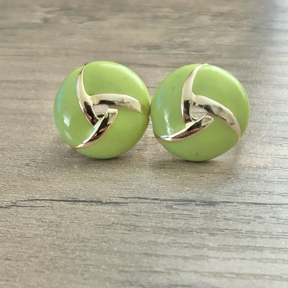 Vintage Gold and Green Swirl Clip On Earrings - Picture 1 of 4